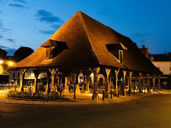 la halle de Lyons-la-Forêt