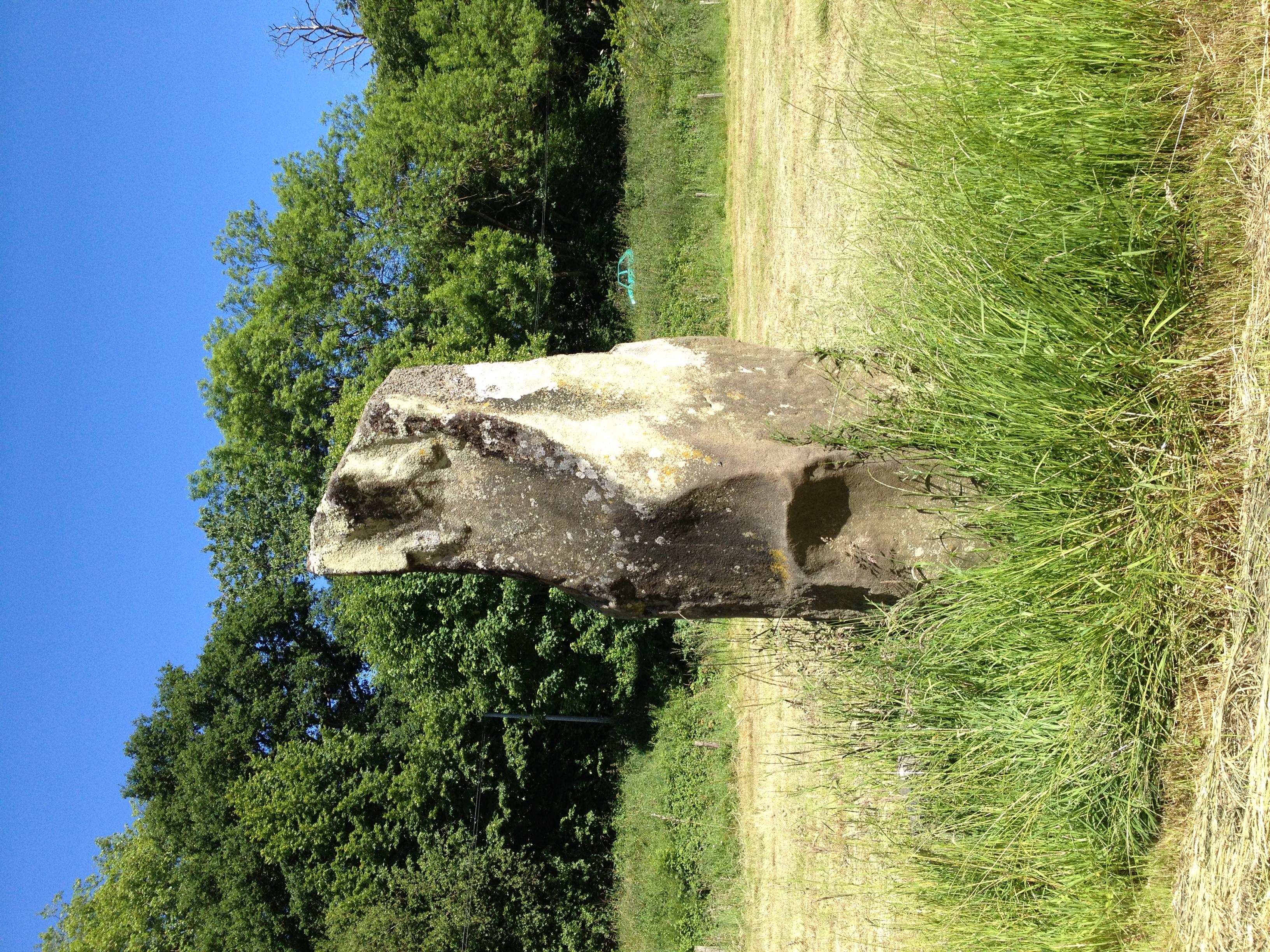 menhir de Montcorbeau