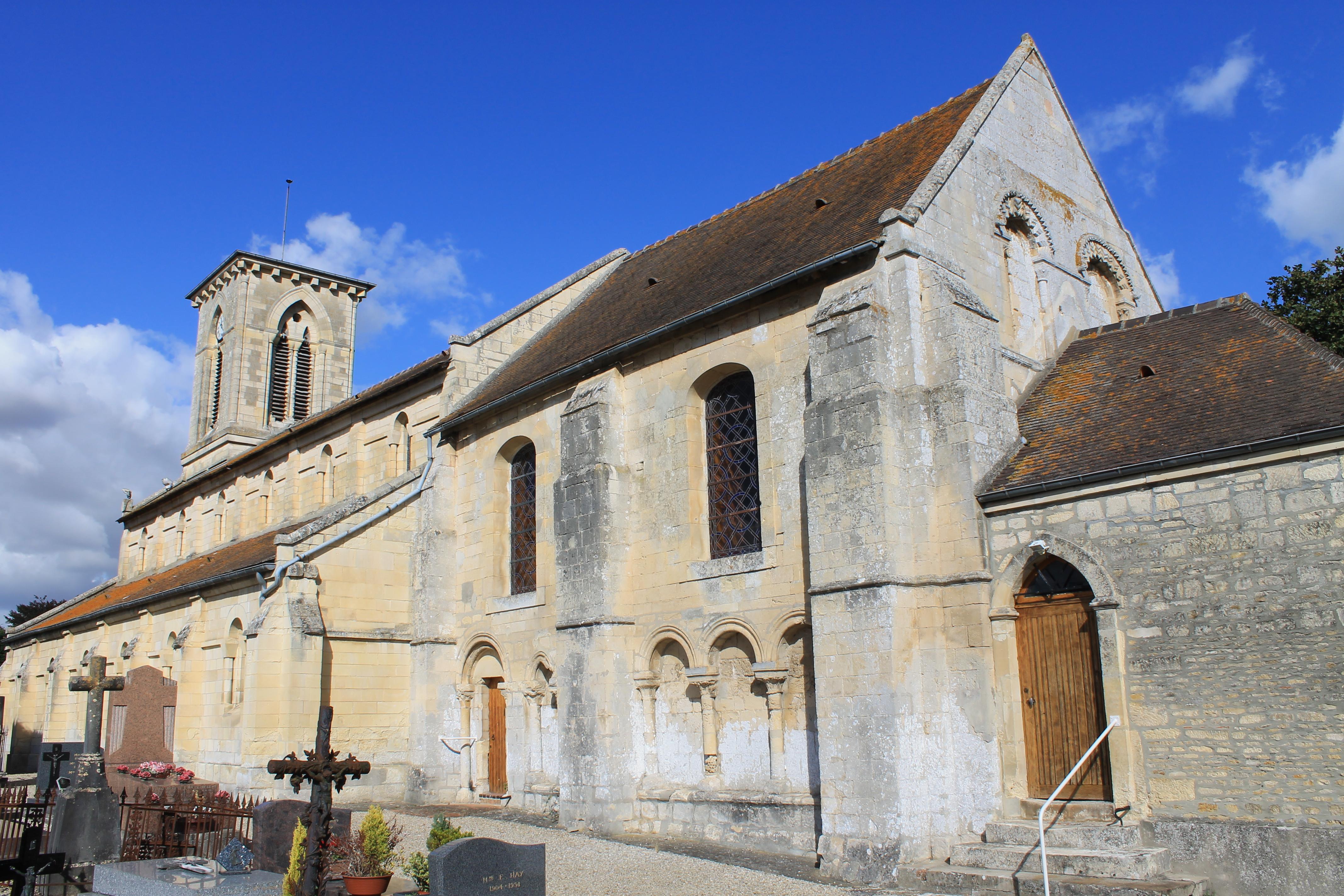 Eglise Sainte-Anne de Moult