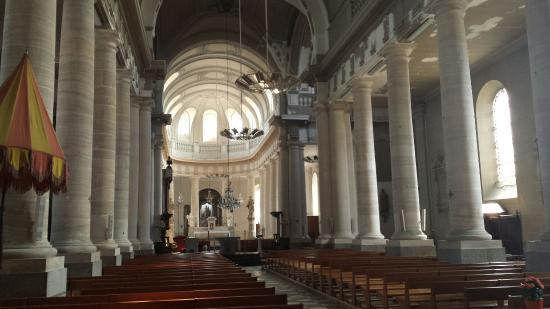 l'église Notre-Dame-des-Champs d'Avranches