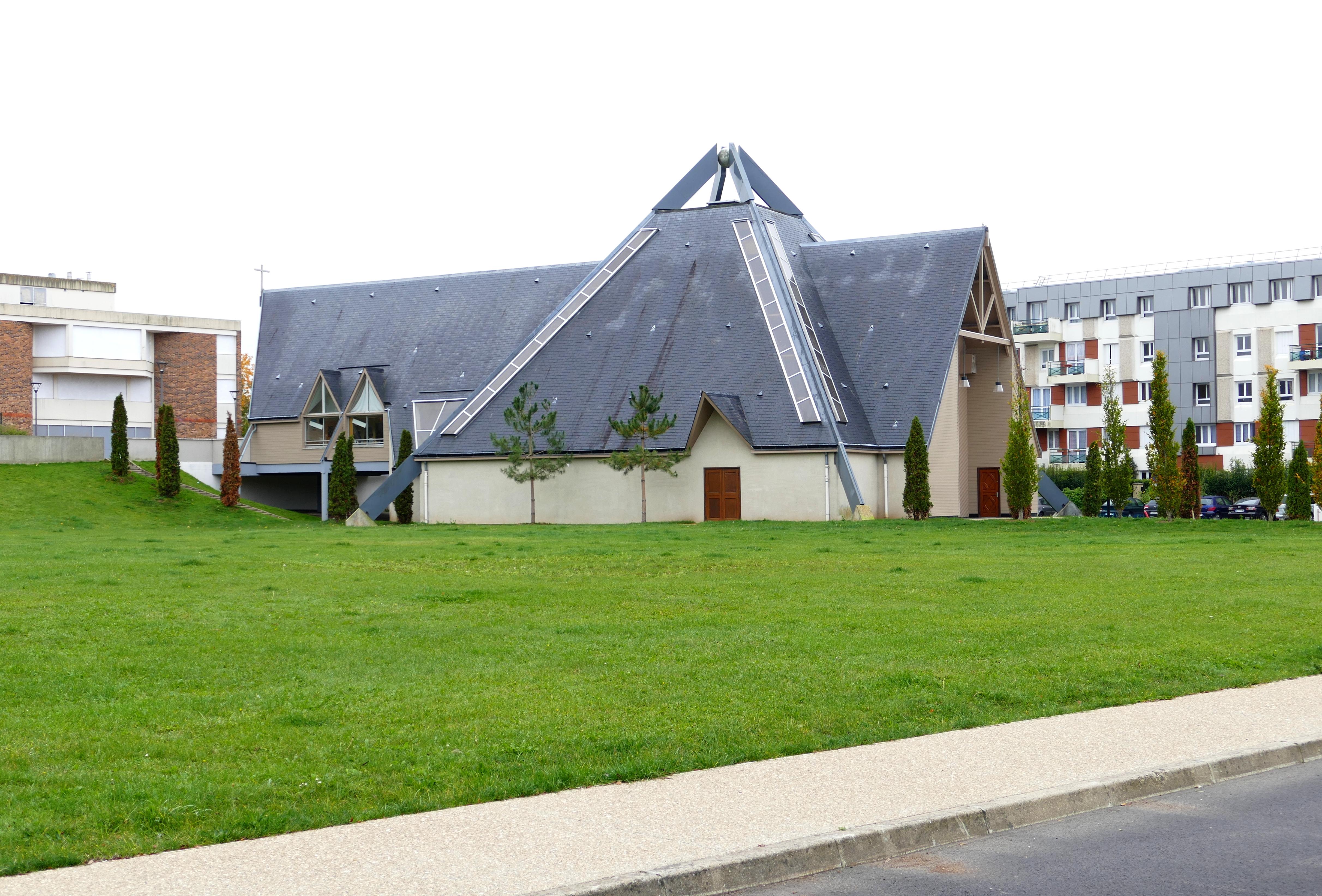 église de la Fraternité de Val-de-Reuil