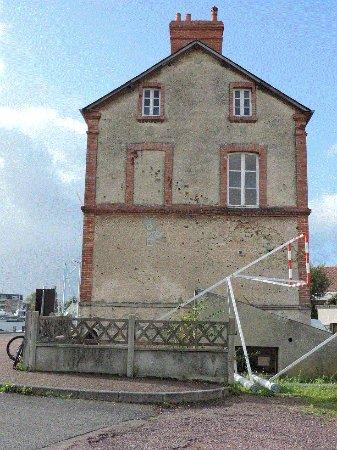 Mur impacte du Club Nautique
