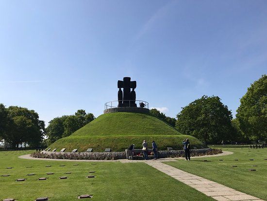 Cimetiere Militaire Allemand de La Cambe