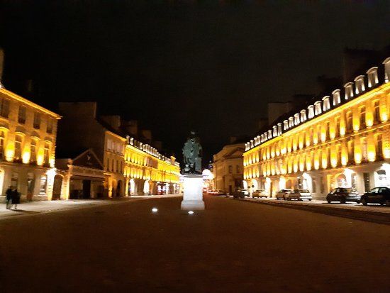 Place Saint-Sauveur