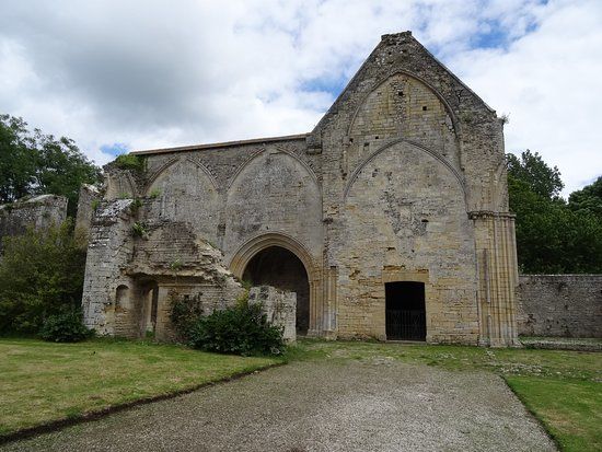 l'abbaye Sainte-Marie de Longues