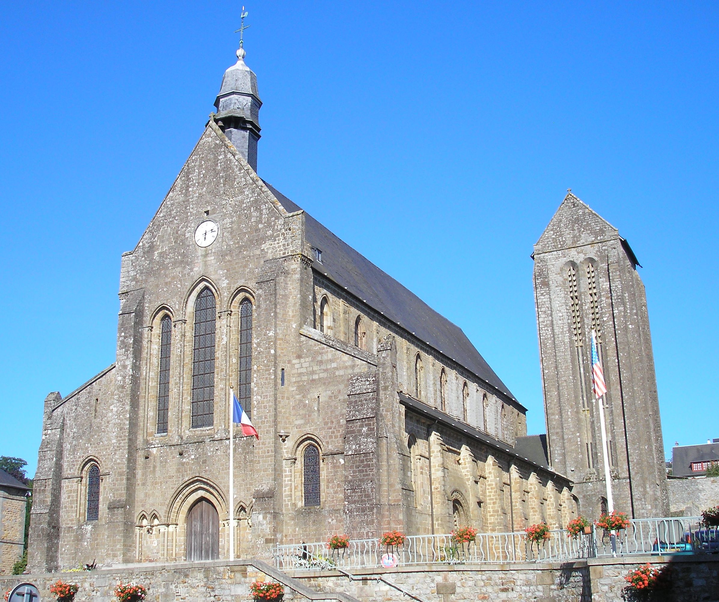 la collégiale Saint-Évroult de Mortain