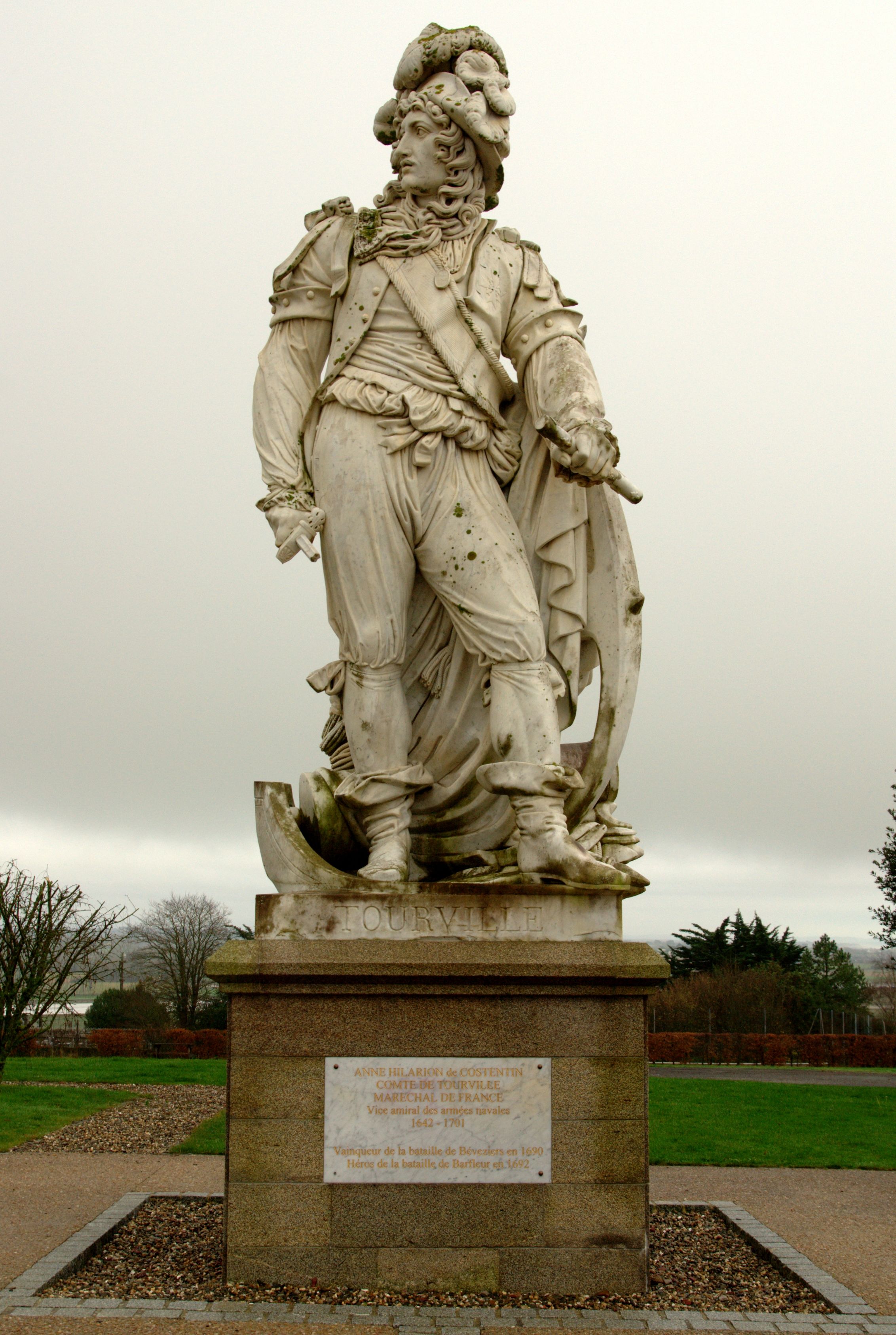 Statue du marechal de Tourville