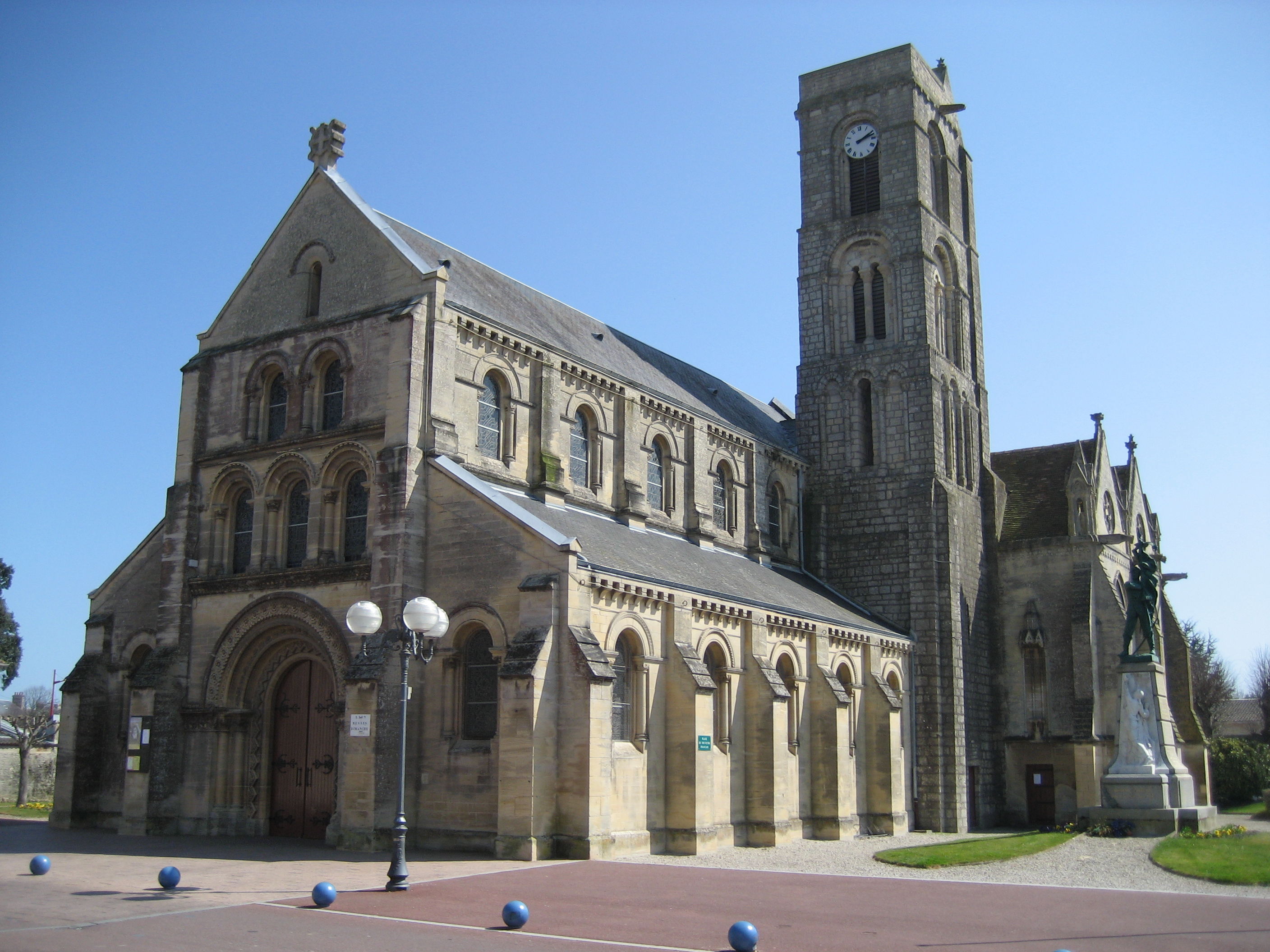 Eglise Saint-Pierre de Lion-sur-Mer