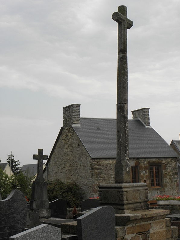 Eglise Saint-Martin et le calvaire de Servon
