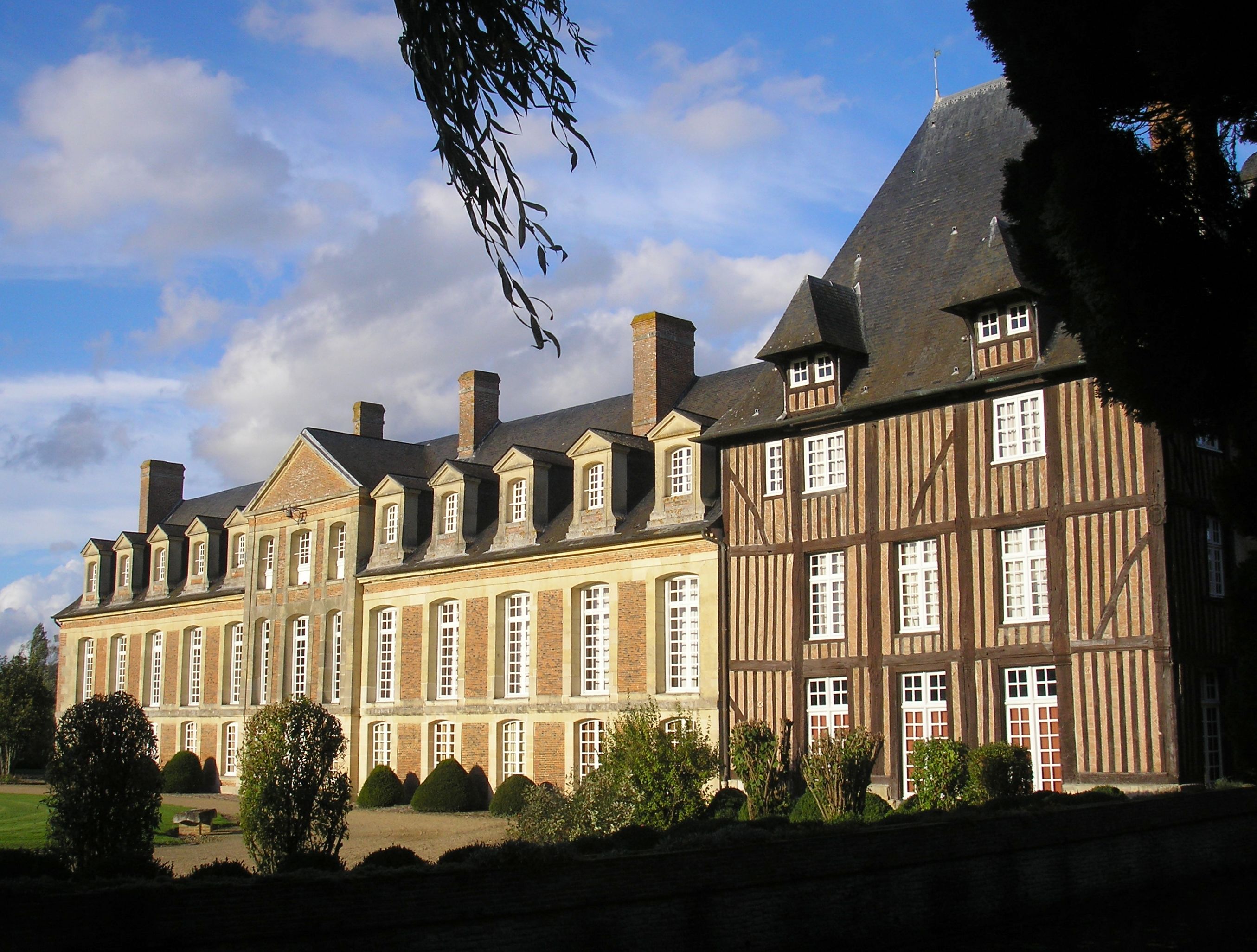 Chateau de Grandchamp-le-Chateau