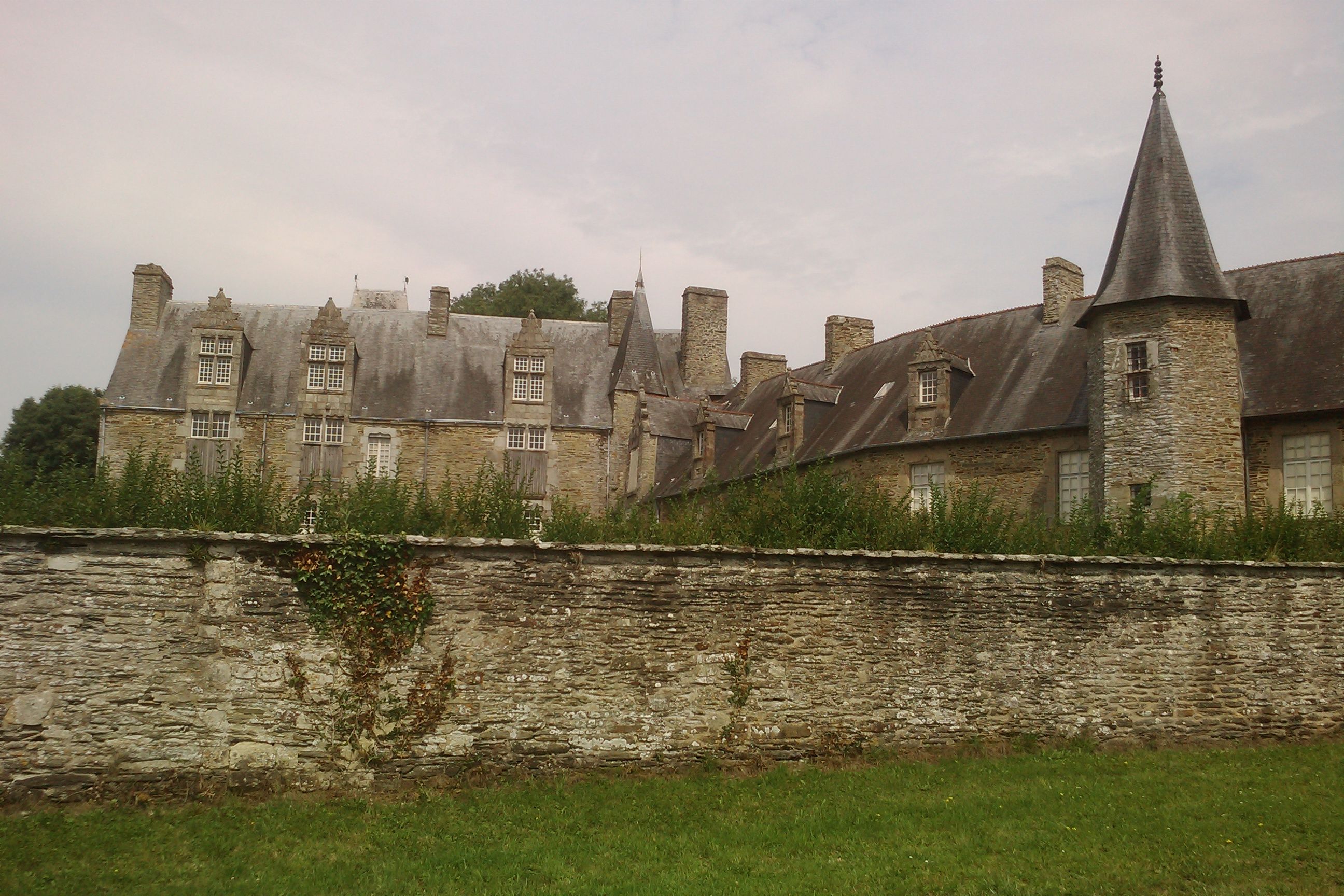 Chateau de Saint-Pierre de Semilly
