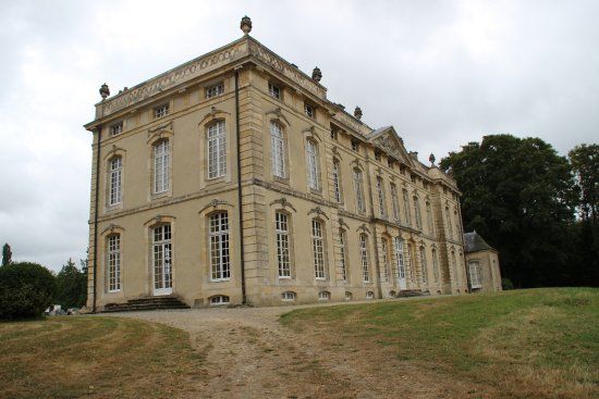 Le Chateau du Bourg-Saint-Leonard